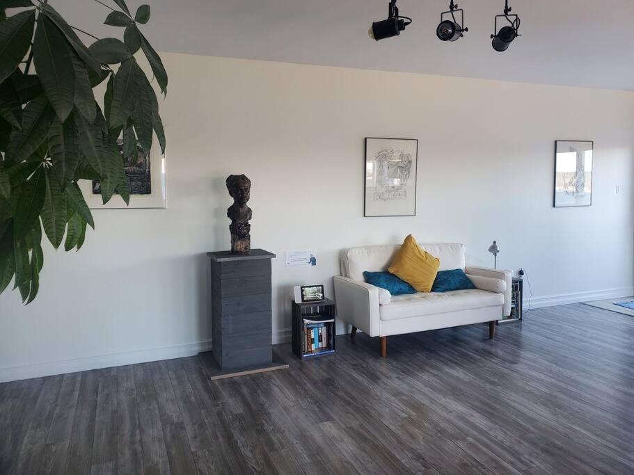 Whale House Guest House Mobile Luaran gambar
